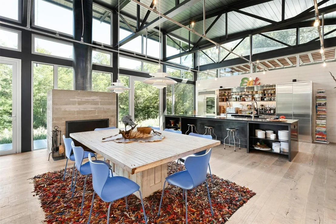 Photo of 2212 River Hills RD
