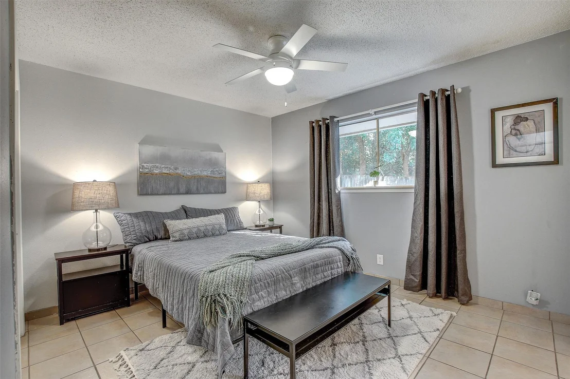 Photo of 909 Glen Oak DR