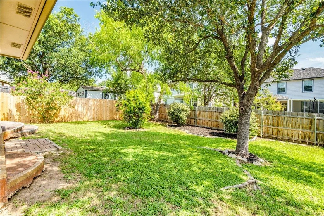 Photo of 2912 Lynnbrook DR