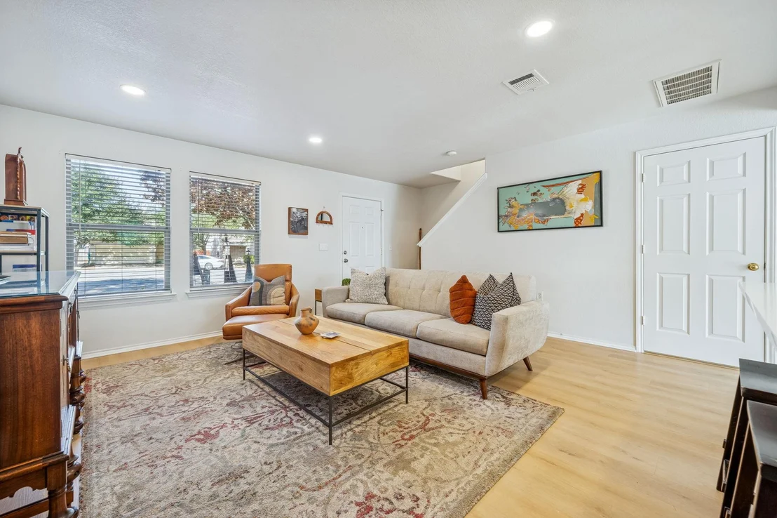 Photo of 8609 Quinton CV