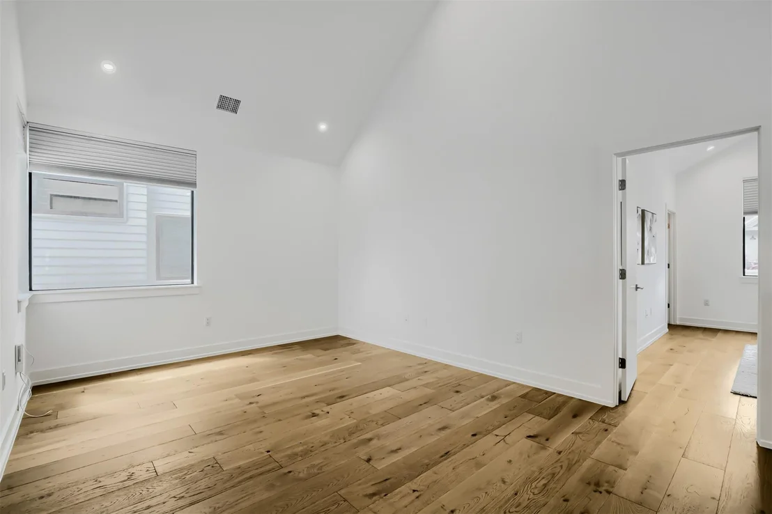 Photo of 3811 Taniguchi ST