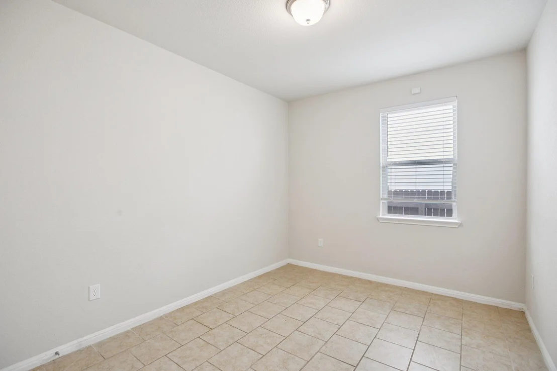 Photo of 176 Mayney LN