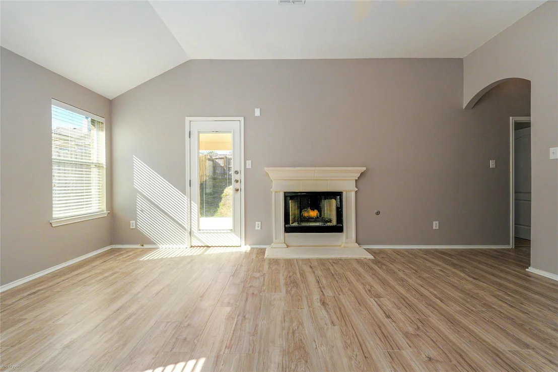 Photo of 249 Ashwood N