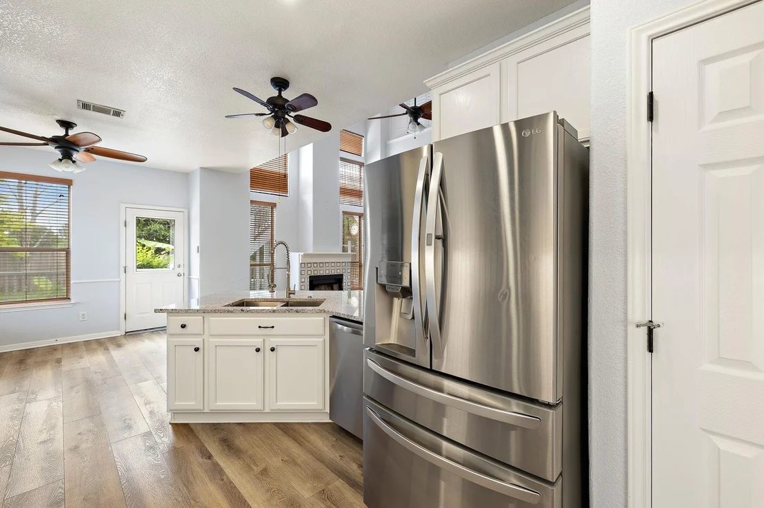 Photo of 16019 Dark LN