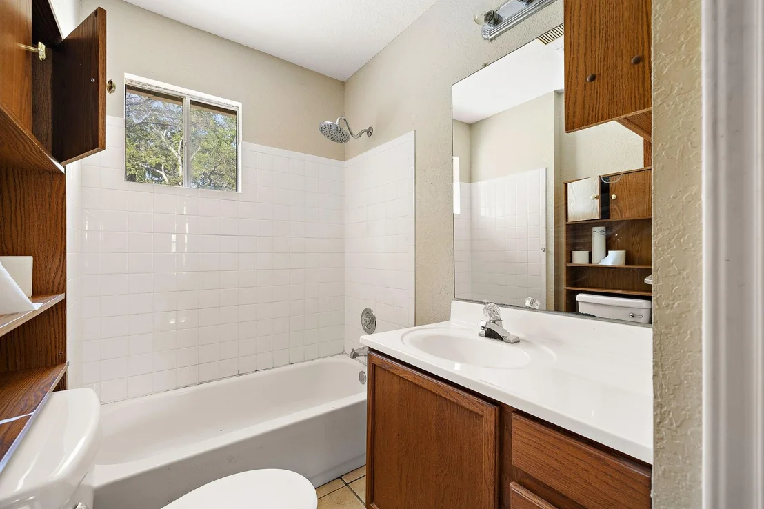 Photo of 1209 Doris LN