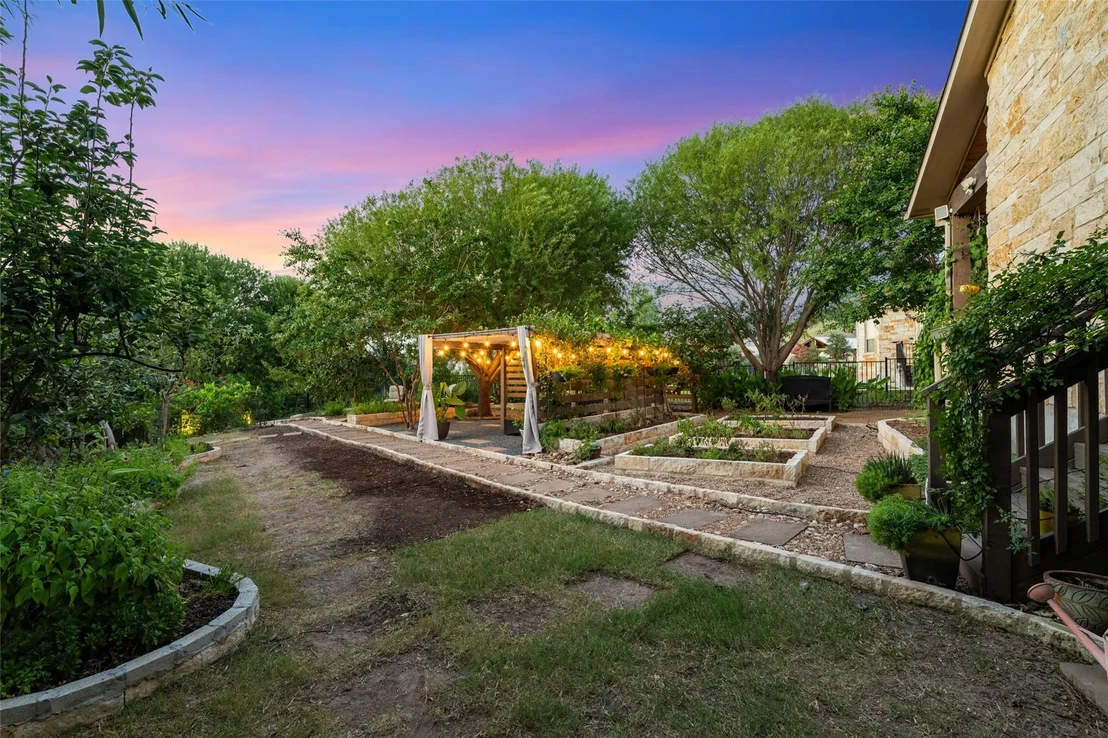 Photo of 606 Anfield CIR