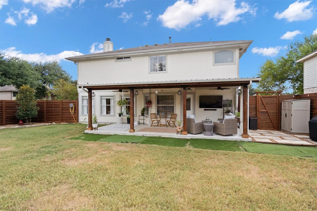 Photo of 1308 Honeysuckle LN