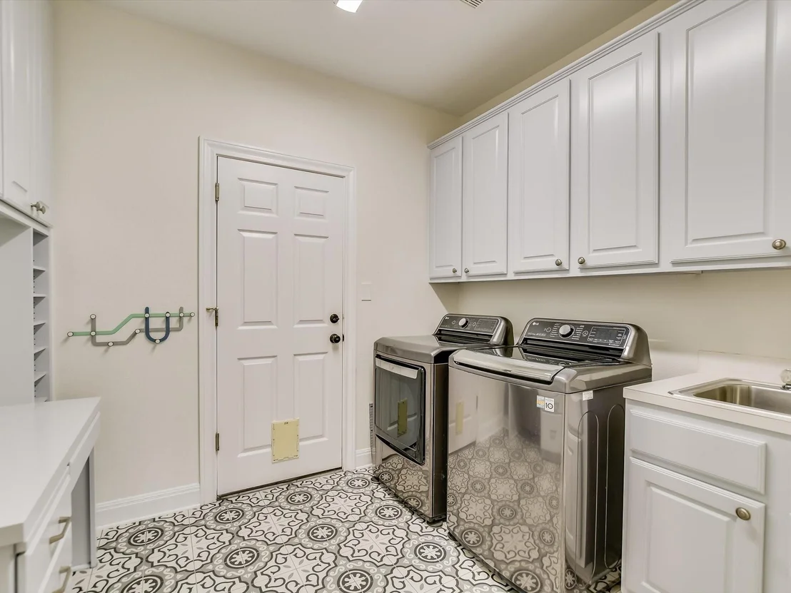 Photo of 2222 Hamlet CIR