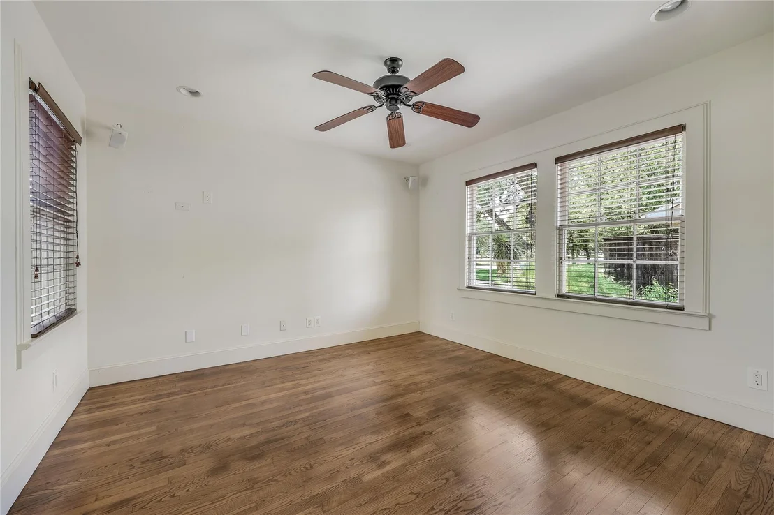 Photo of 4705 Fairview DR
