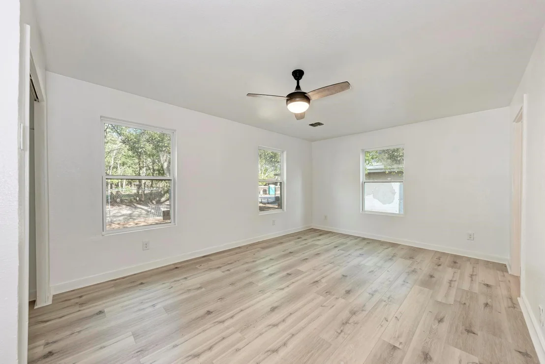 Photo of 718 Barbara DR