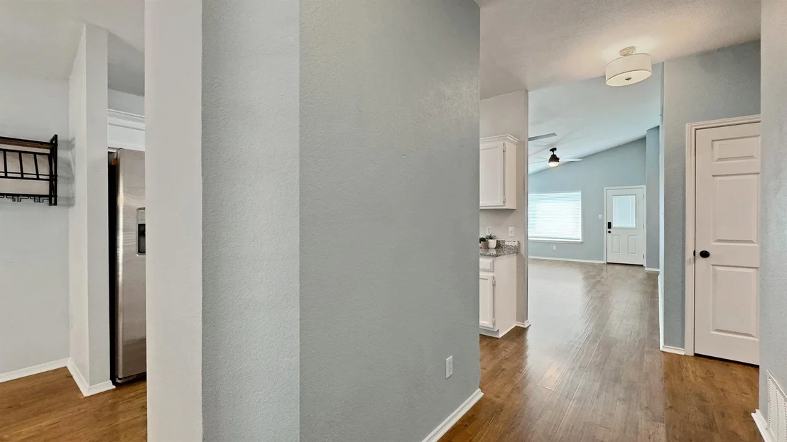 Photo of 9000 Anna ST