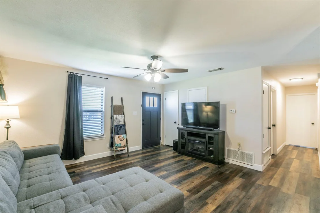 Photo of 1104 Renee SPUR