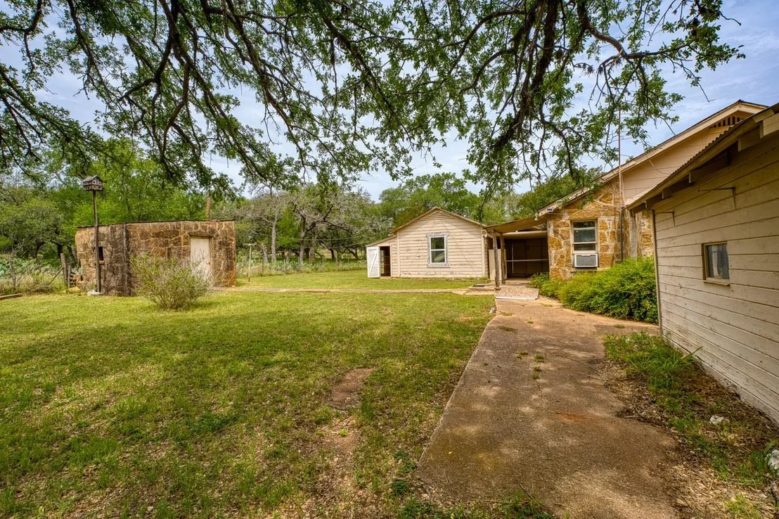 Photo of 624 N US 281