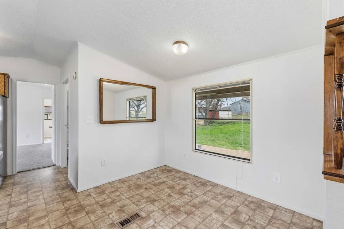 Photo of 608 4th St Blanket