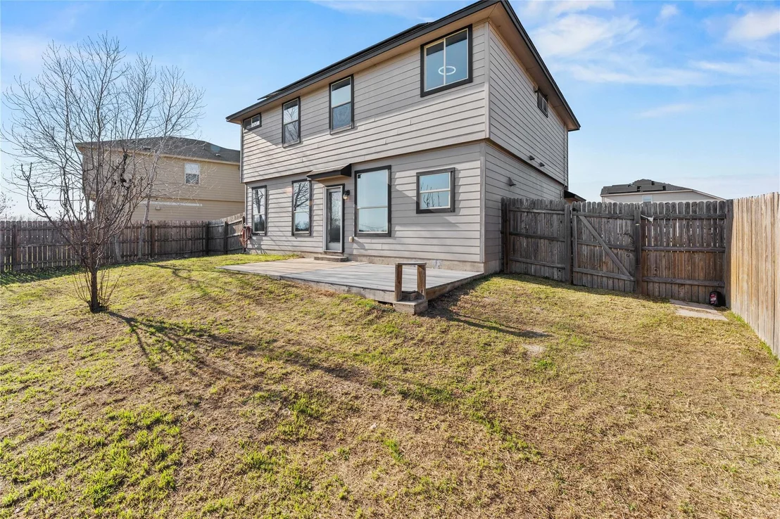 Photo of 100 Serpentine LN