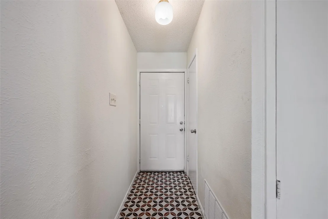 Photo of 5100 Lambs LN