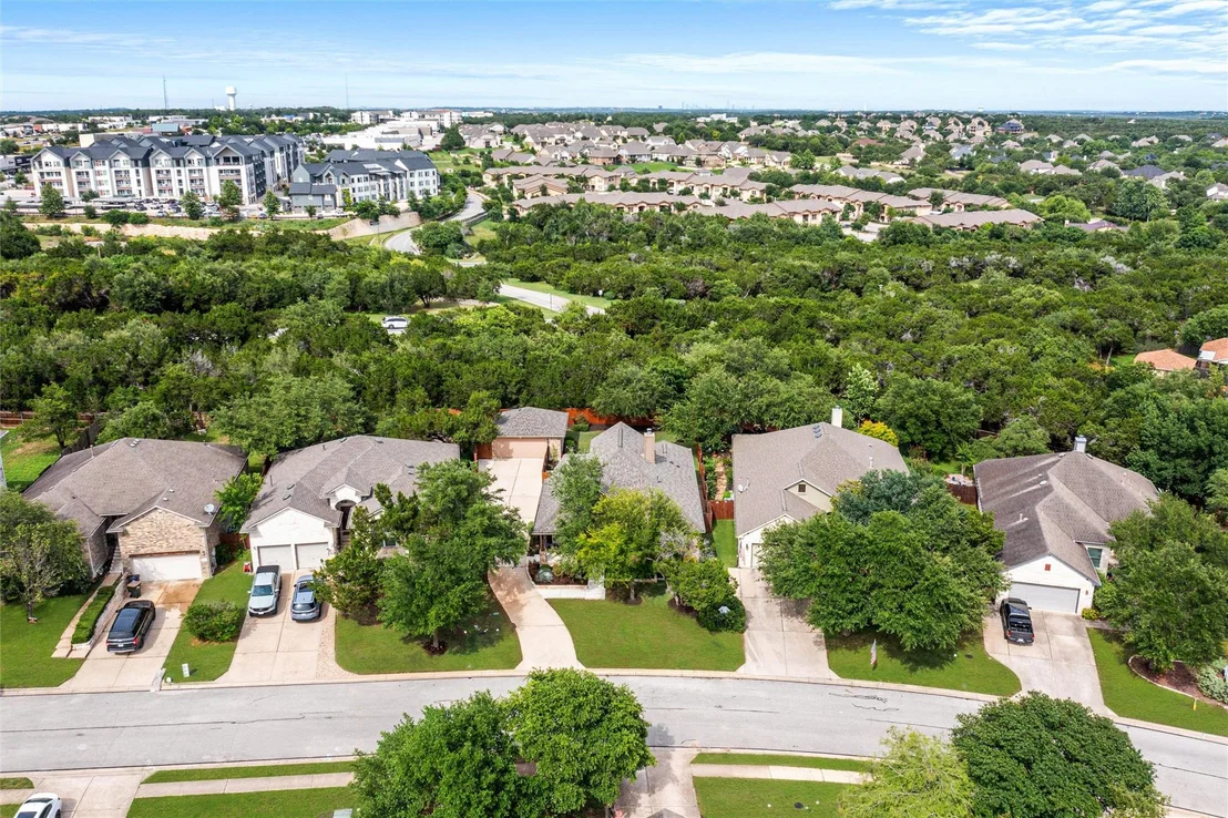 Photo of 200 Lexington DR