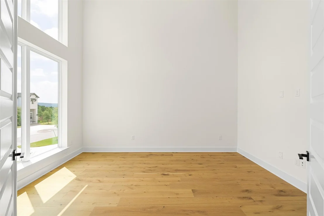 Photo of 1813 Lucera BND