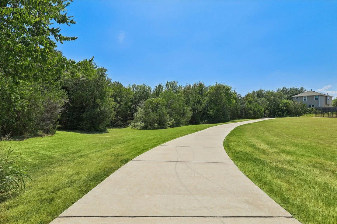 Photo of 653 River Bluff CIR