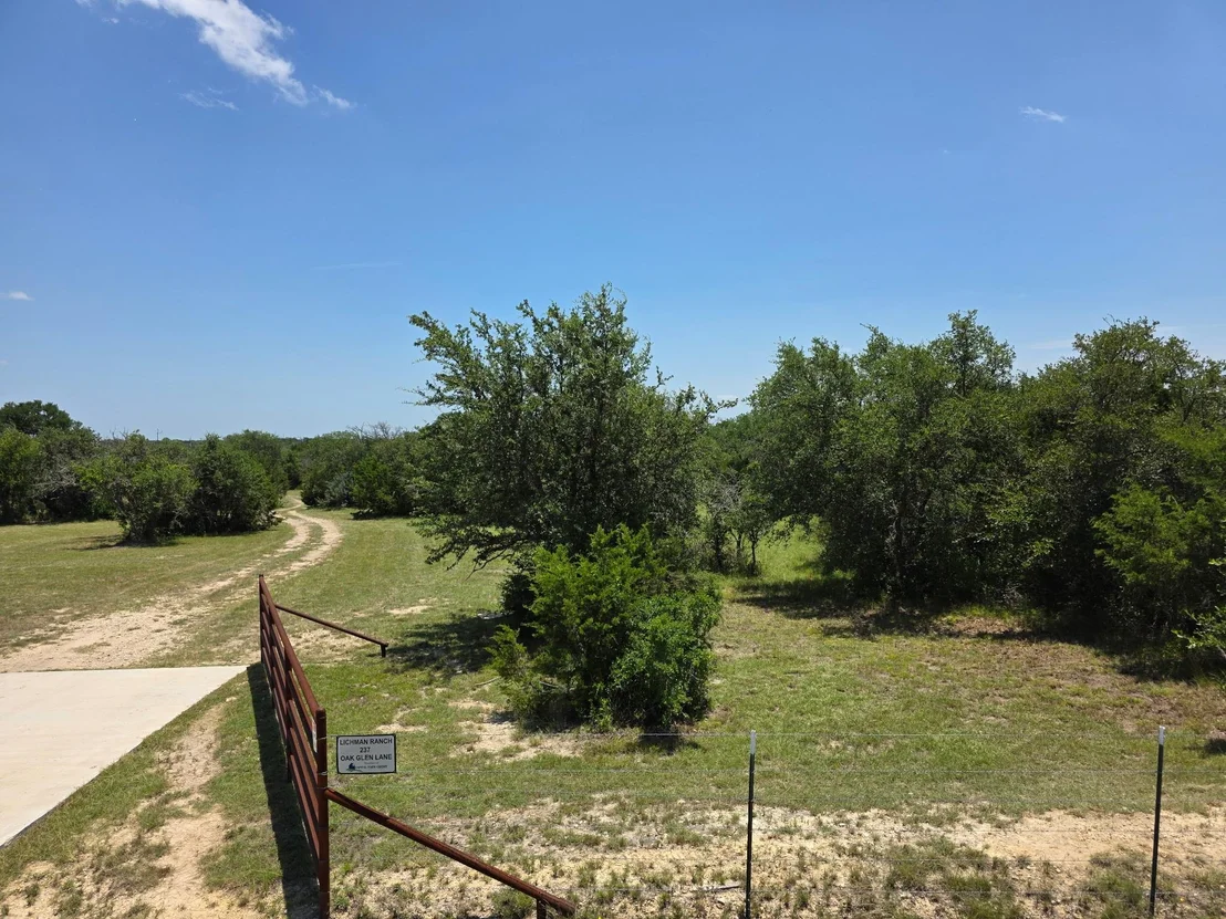 Photo of 237 Oak Glen LN