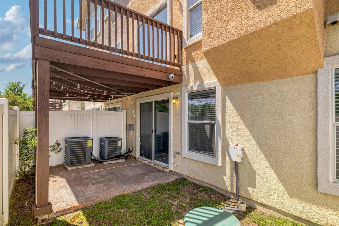 Photo of Unit 2102 at 700 Mandarin Flyway