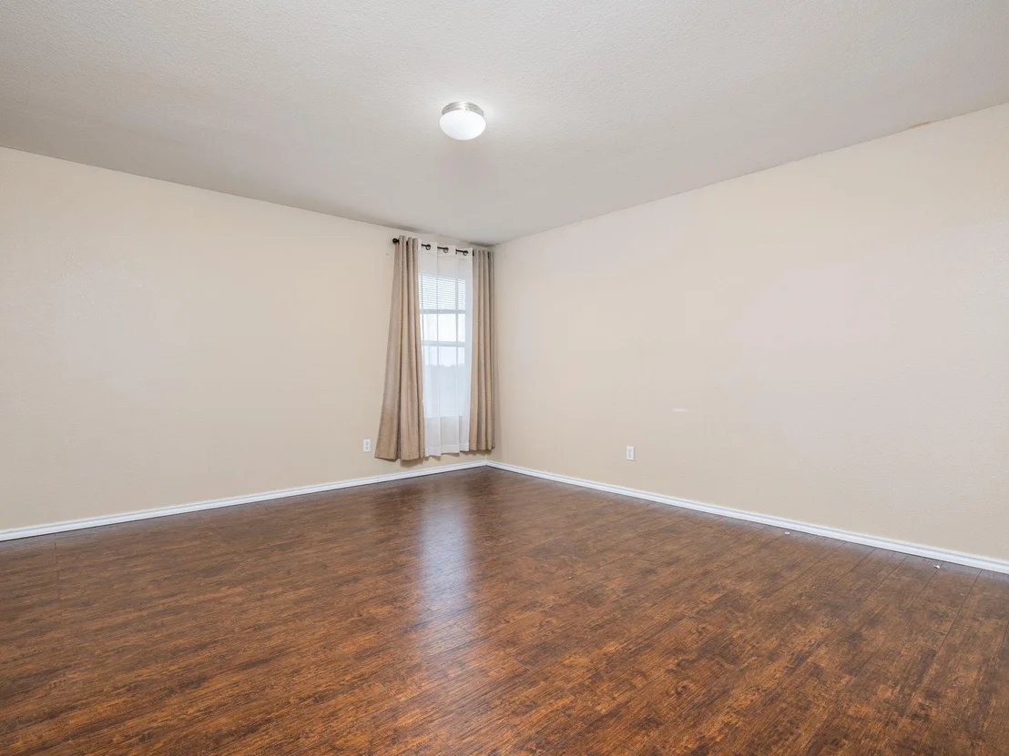 Photo of 235 Herrera TRL