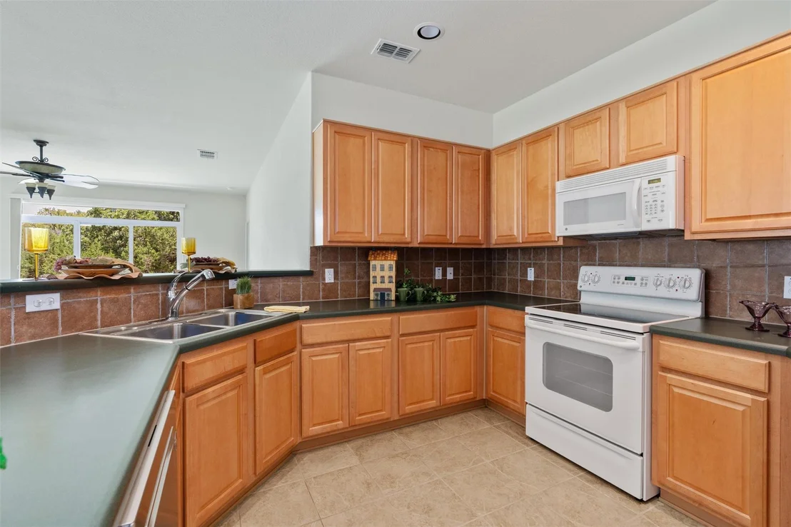 Photo of 215 Crockett LOOP