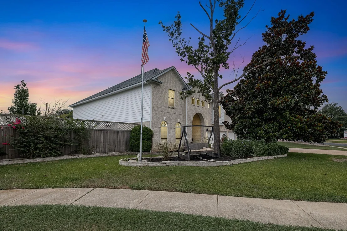Photo of 16019 Dark LN