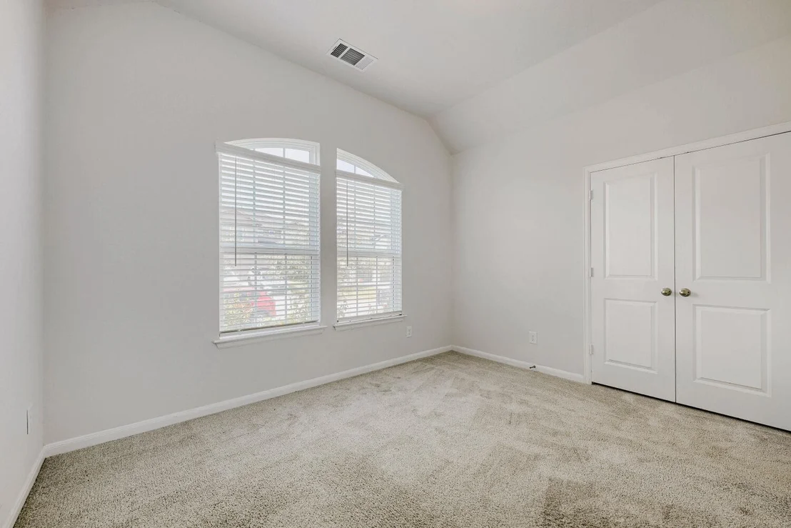 Photo of 137 Switch Bud DR