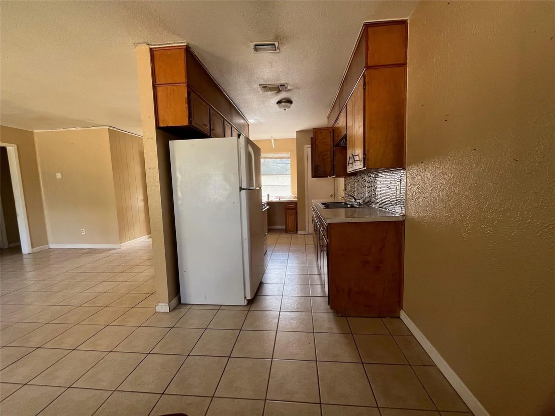 Photo of 1811 Crestview DR