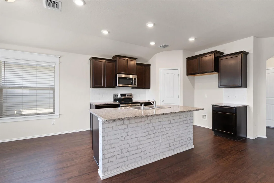 Photo of 162 Beth Ann LOOP