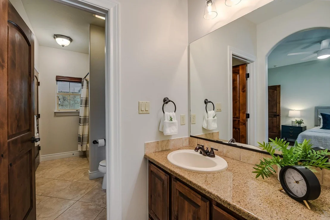 Photo of 524 Highland Spring LN
