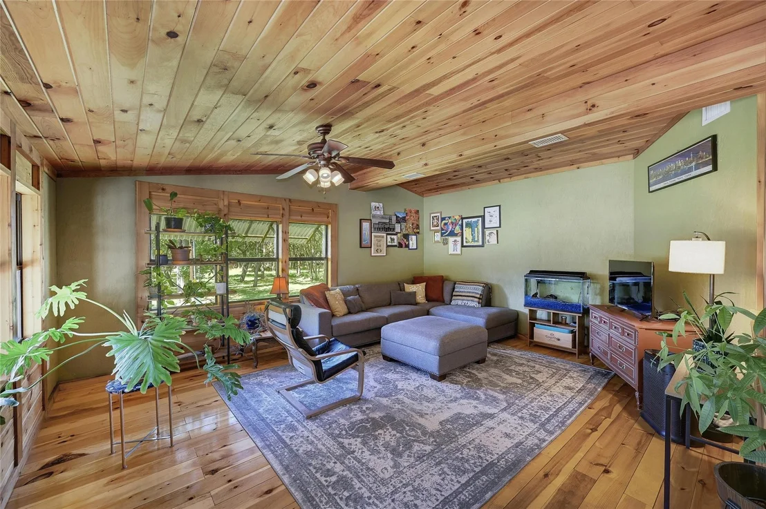 Photo of 1255 Rolling Oaks DR