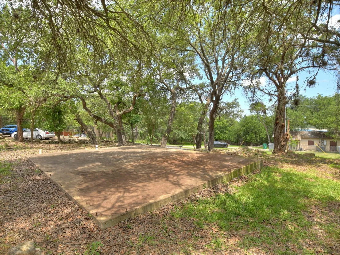 Photo of 1414 Oak Hurst RD