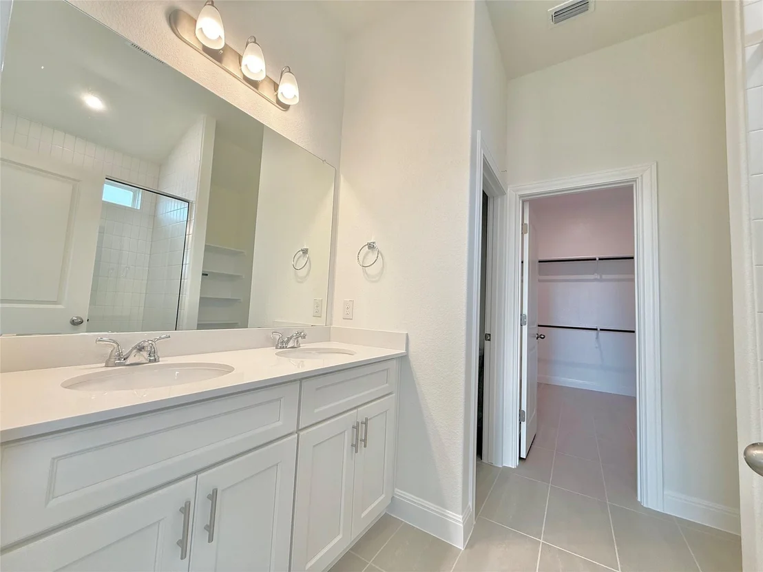 Photo of 461 Young ST