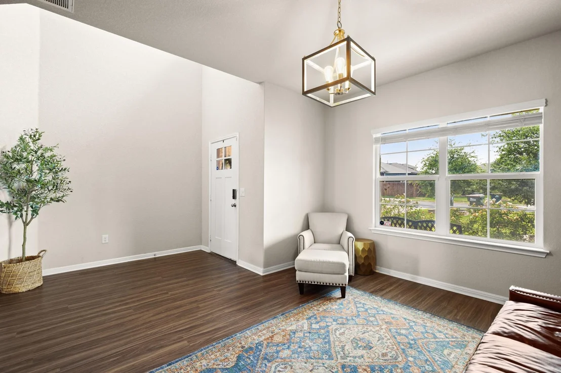 Photo of 605 Dubina Ave
