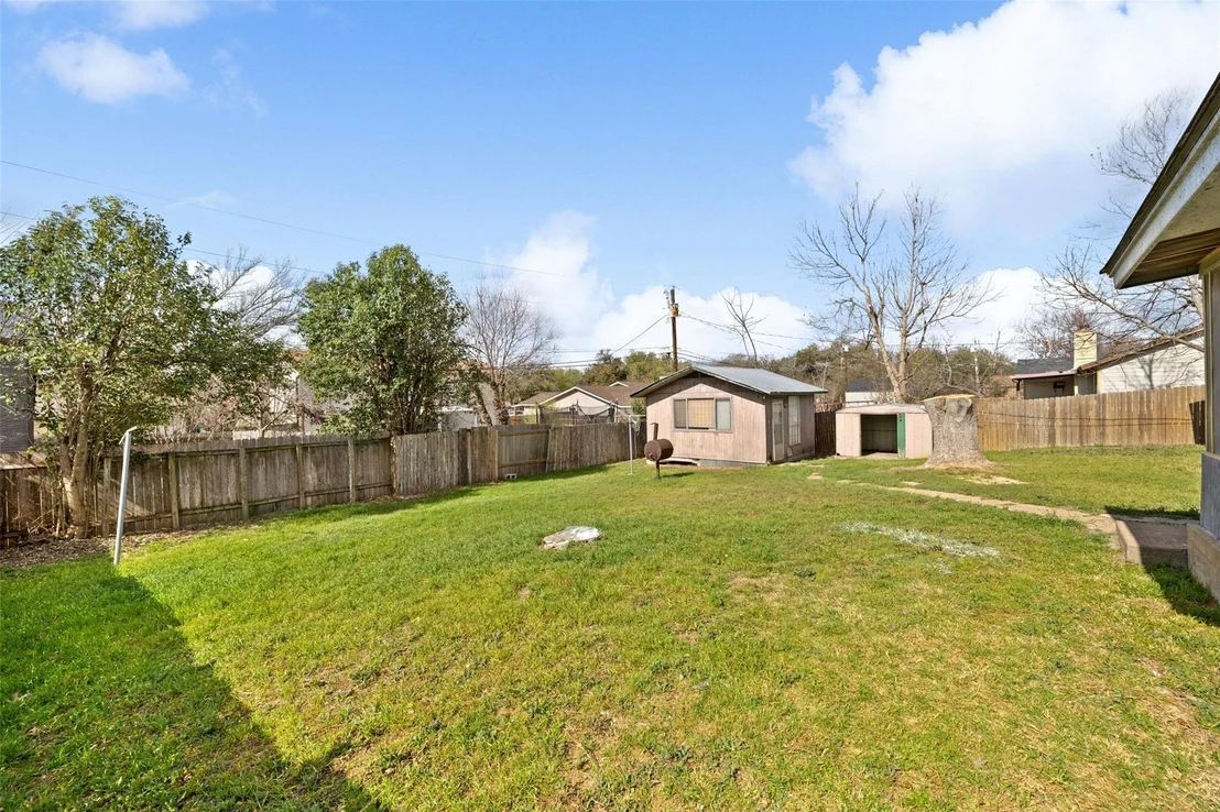 Photo of 2303 Carolyn DR