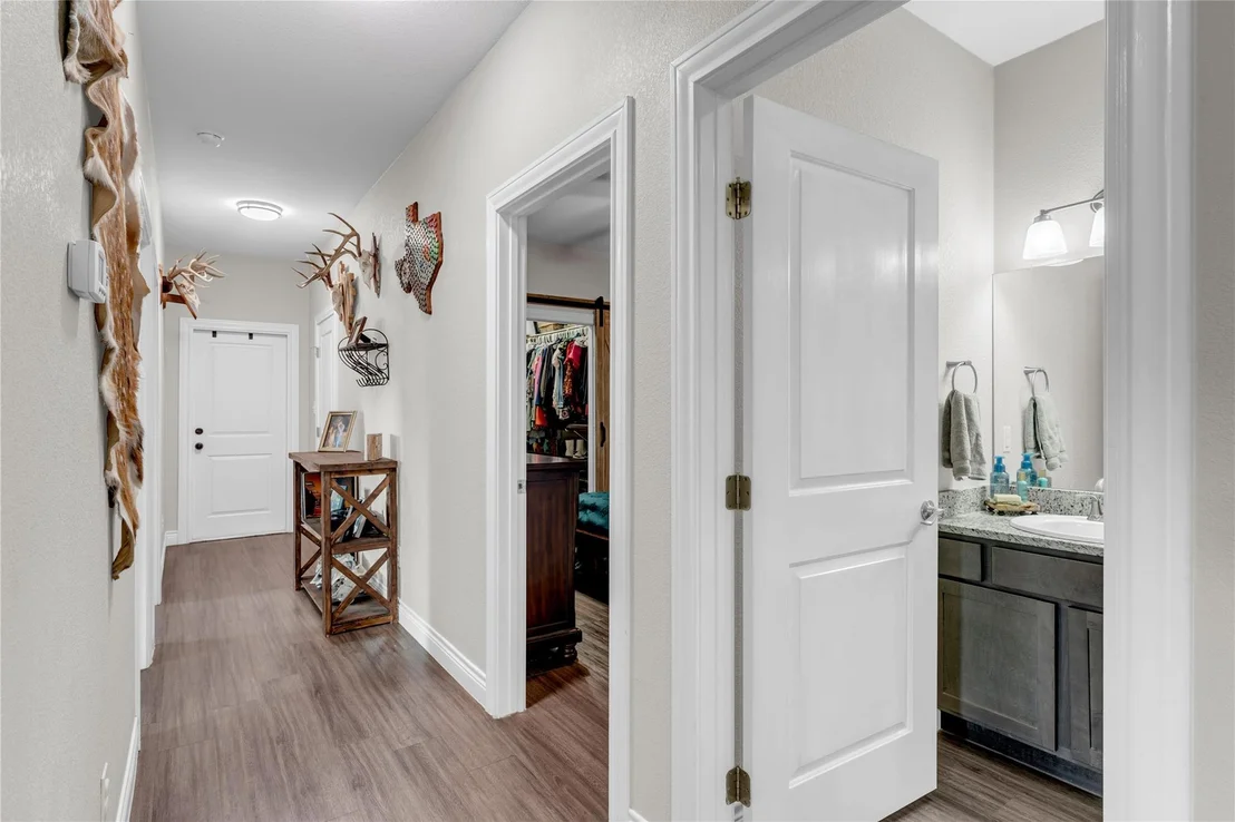 Photo of 102 Fox CIR