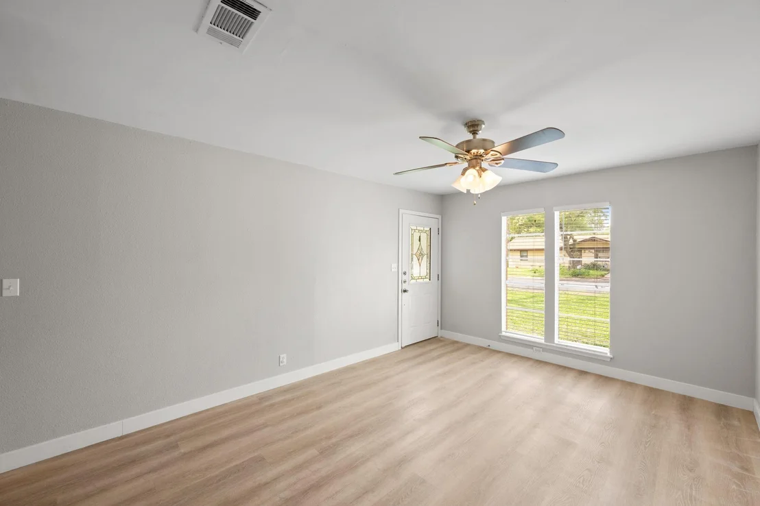 Photo of 902 Emerald Wood DR