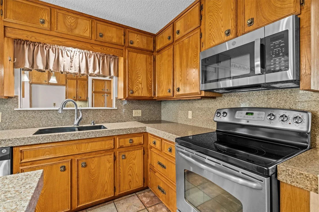 Photo of 204 E Eckhart Ave