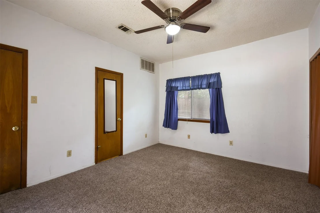 Photo of Unit 2 at 3004 Speedway Ave