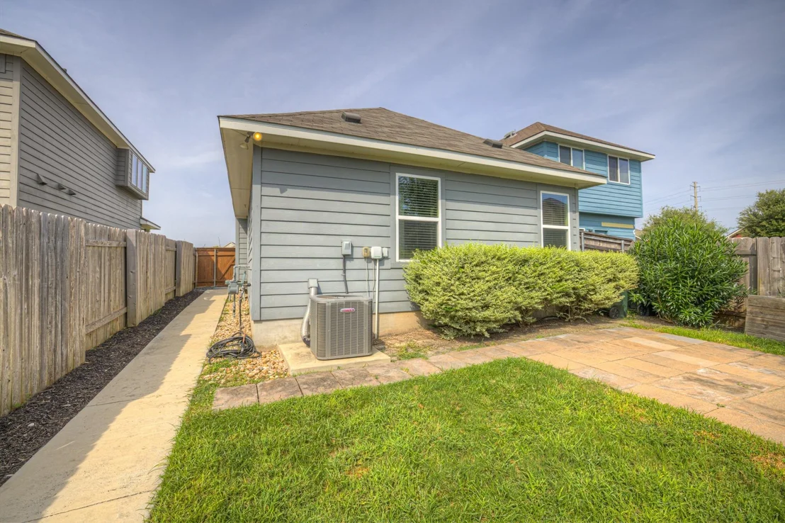Photo of 109 Bosque DR