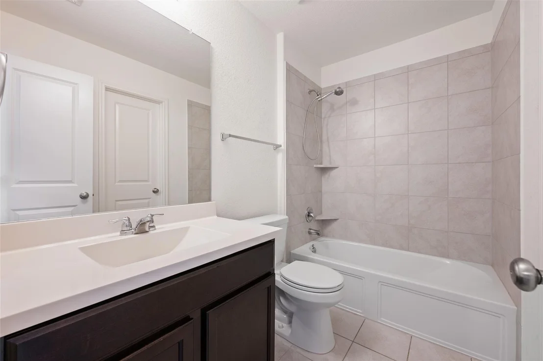 Photo of Unit 12F at 524 Circle WAY