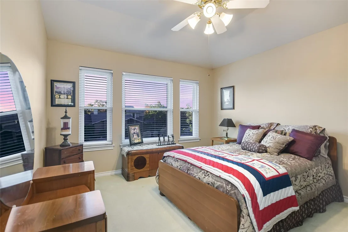 Photo of 9105 Bluegrass DR