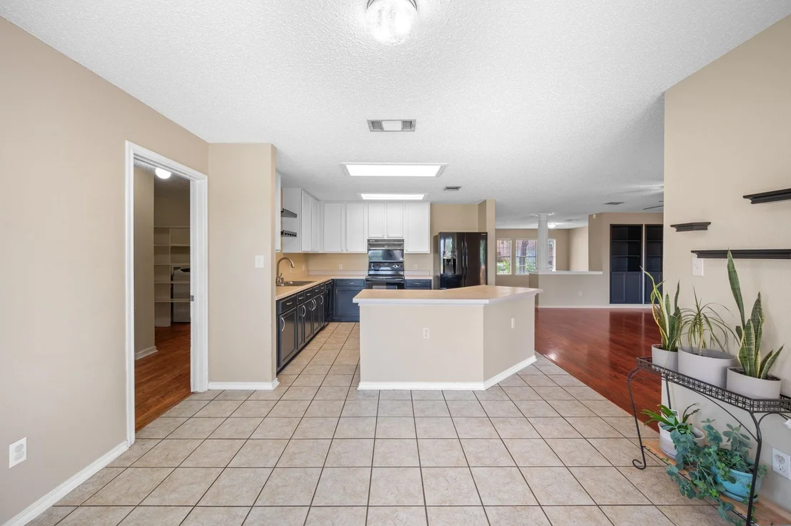 Photo of 2220 Kaiser DR