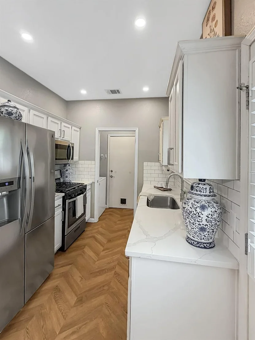 Photo of 4419 QUICKSILVER BLVD
