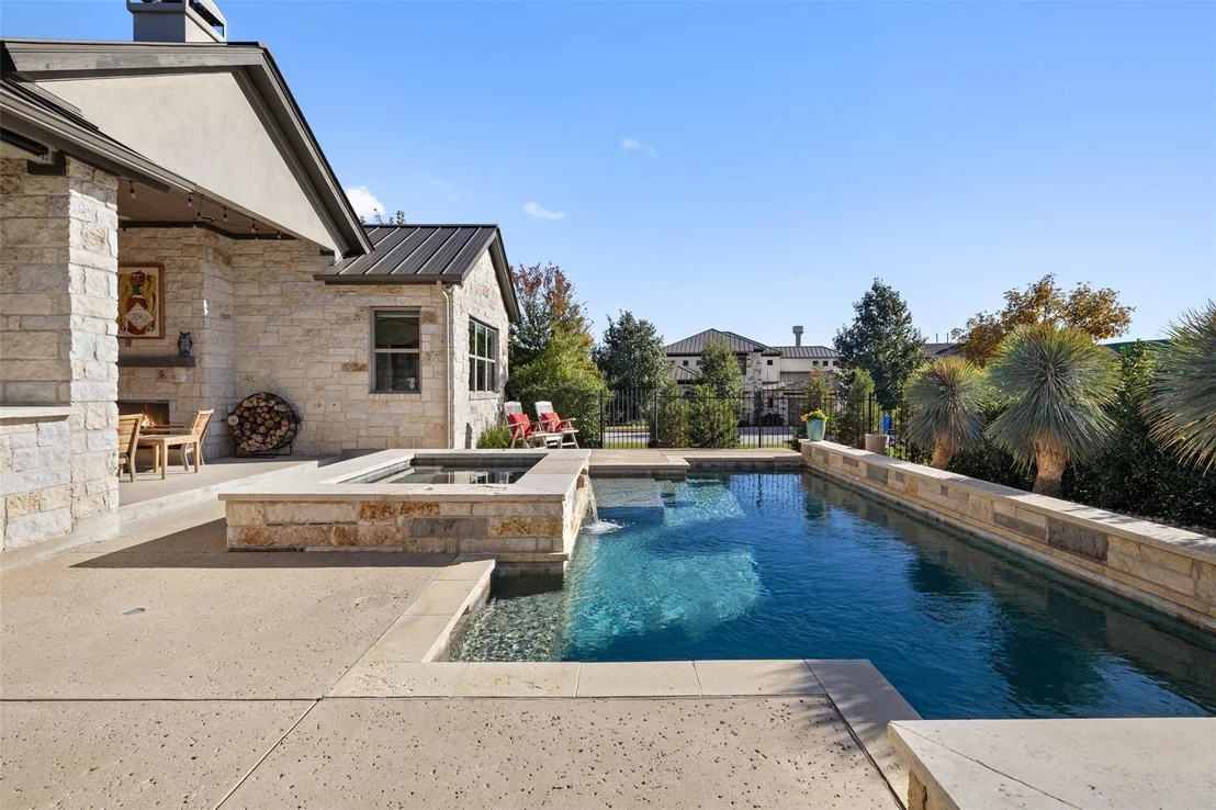 Photo of 812 Kenspur LN