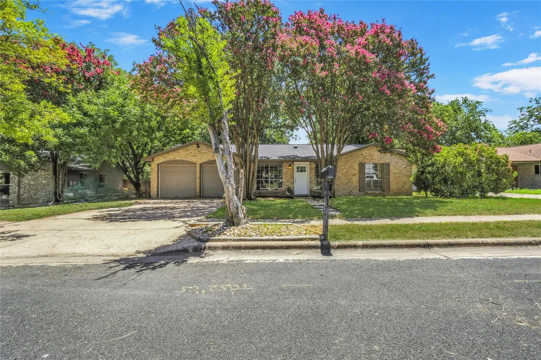 Photo of 5430 Salem Walk DR
