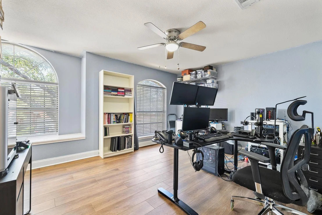 Photo of 1007 LAURELLEAF DR