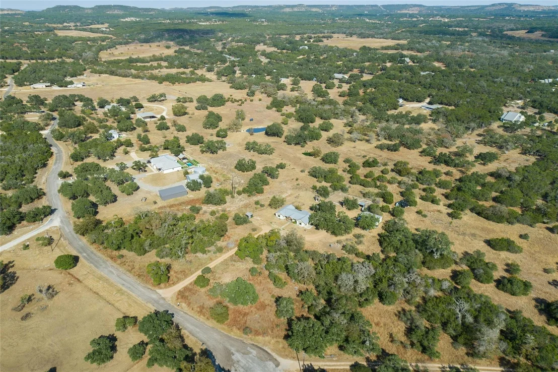 Photo of 525 River Oaks RD